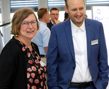 Frau und Mann im Gespräch